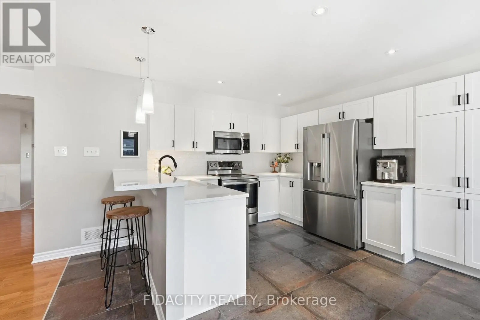 206 MISTRAL WAY