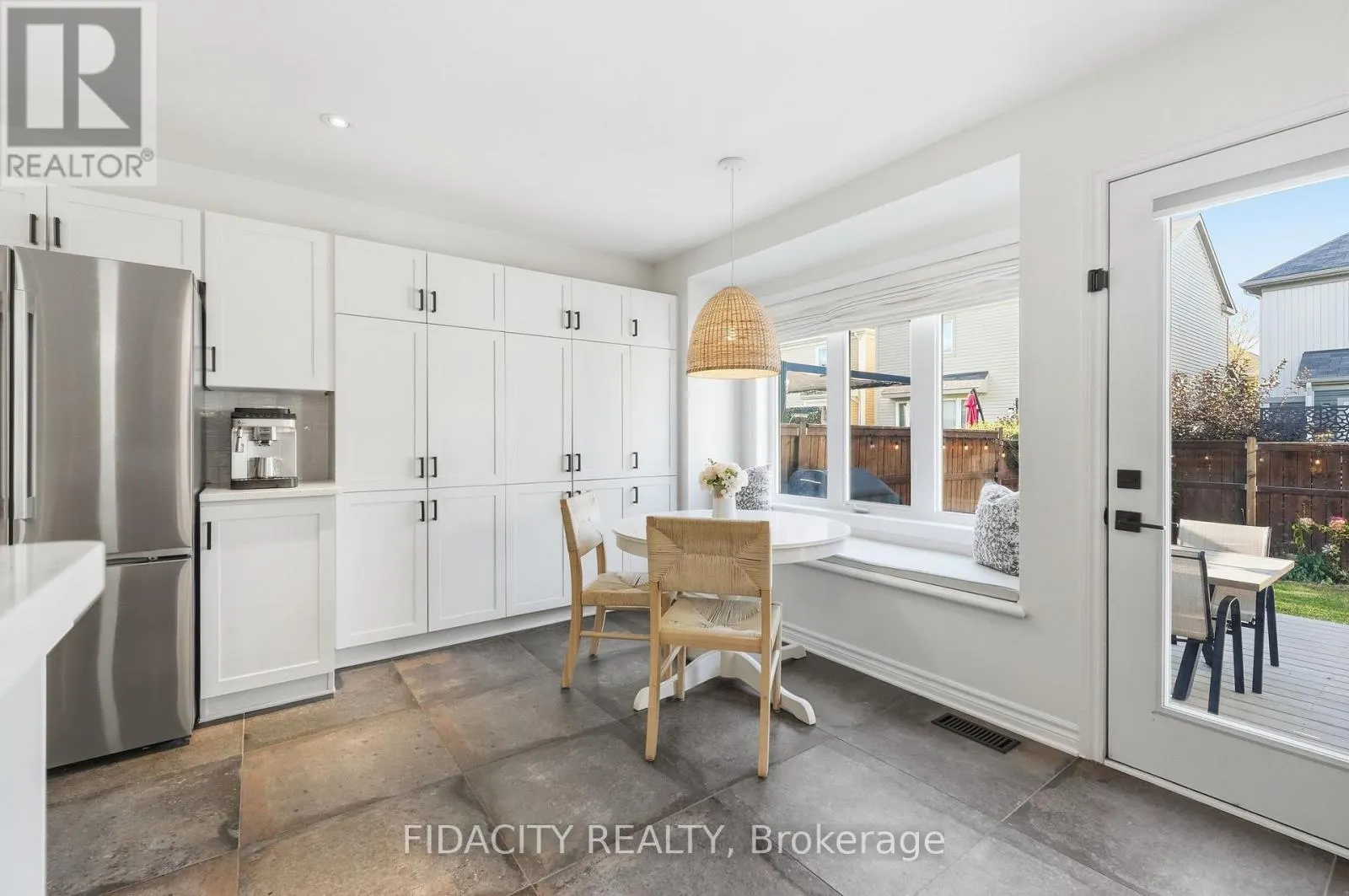 206 MISTRAL WAY