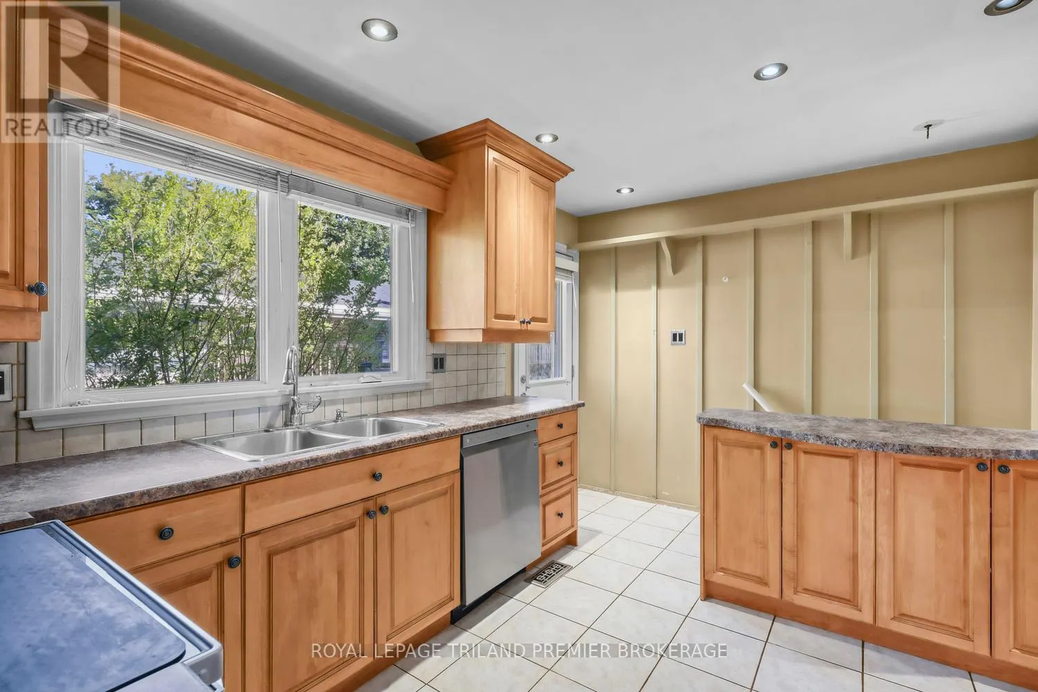 669 SANATORIUM ROAD