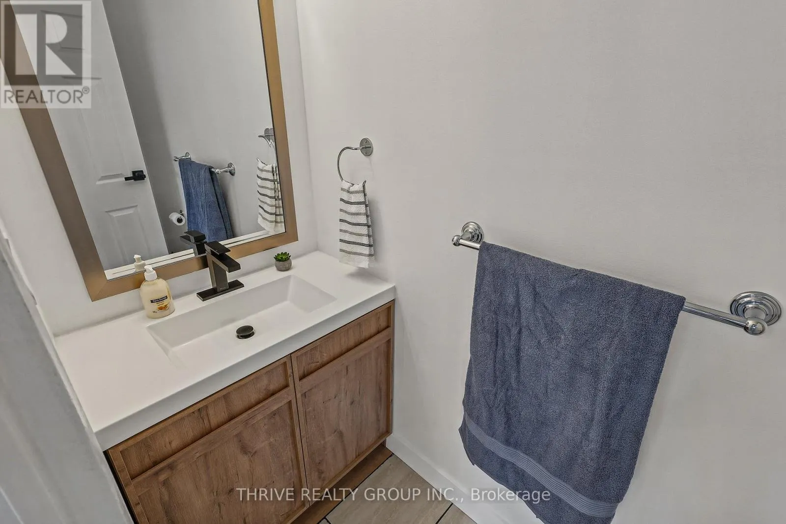 308 - 1580 ERNEST AVENUE #308