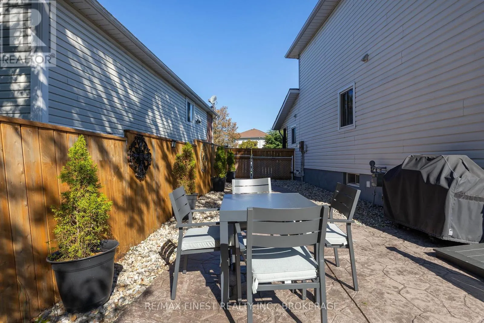 1377 BRACKENWOOD CRESCENT