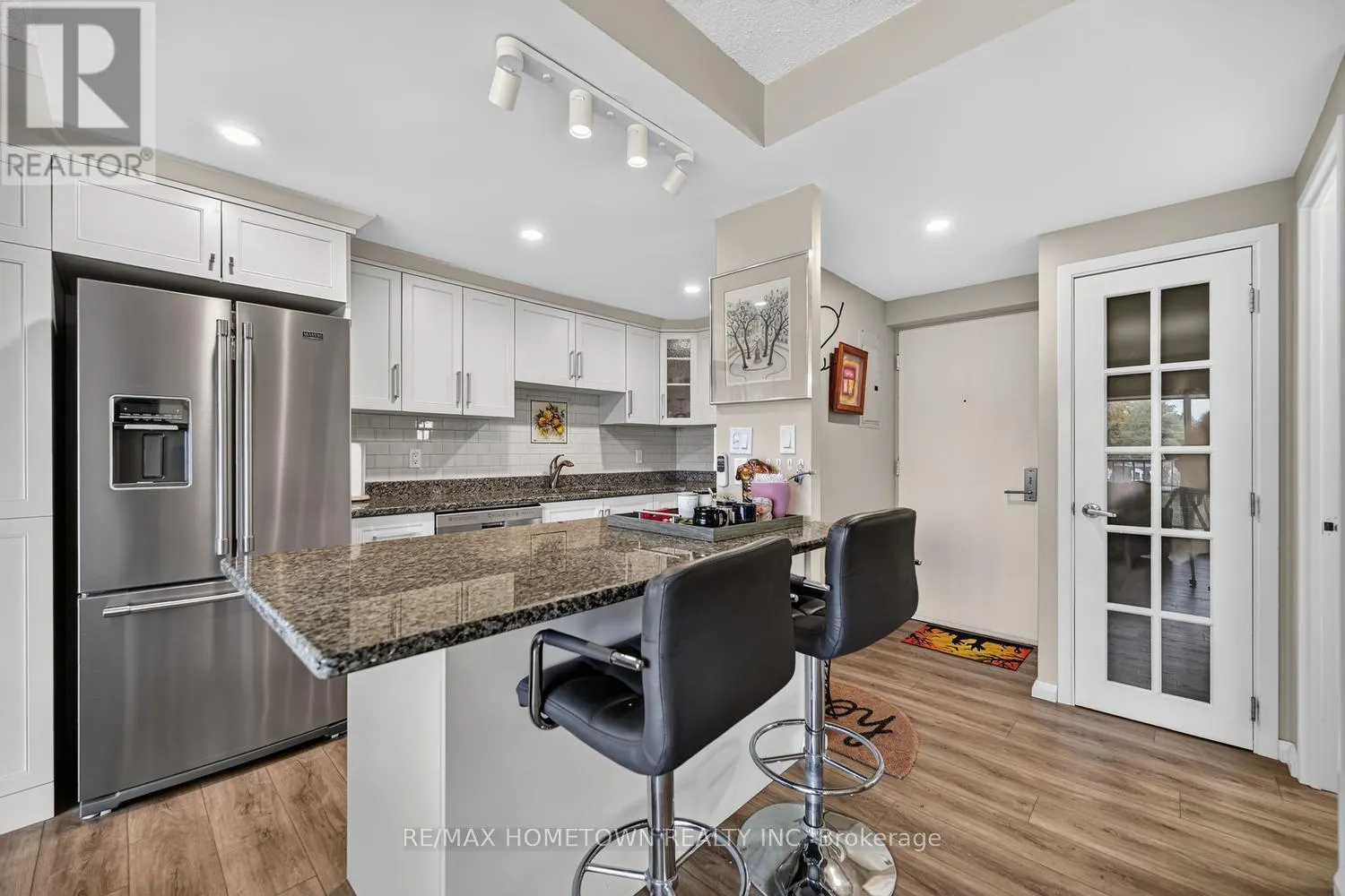 602 - 109 KING STREET E