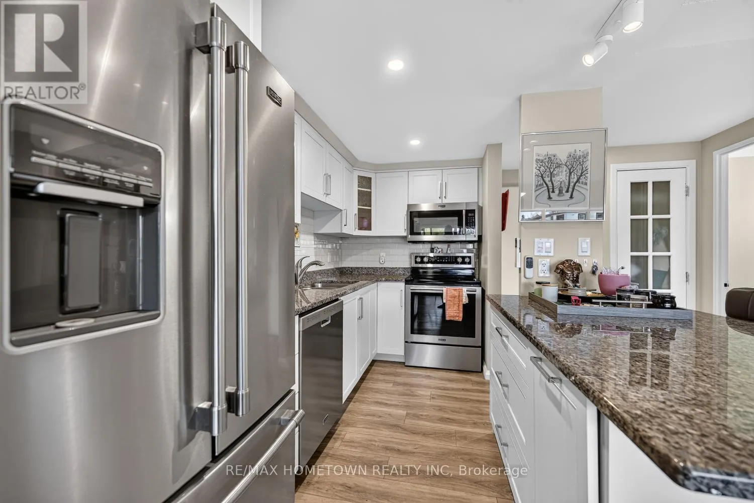 602 - 109 KING STREET E