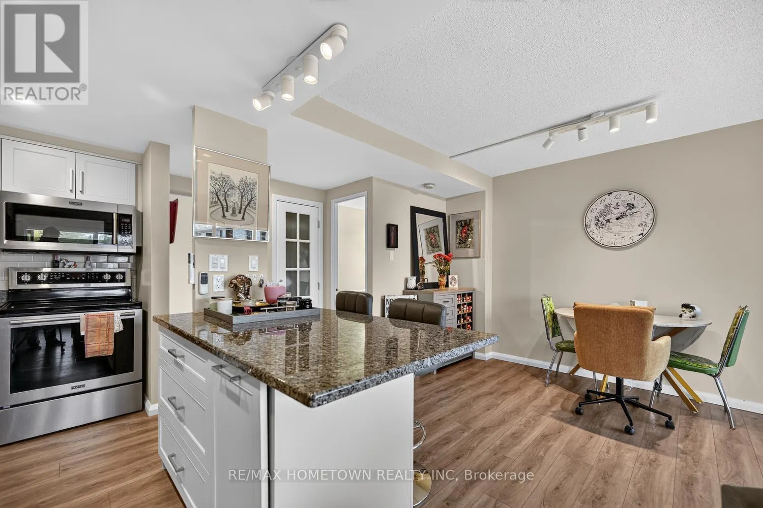 602 - 109 KING STREET E