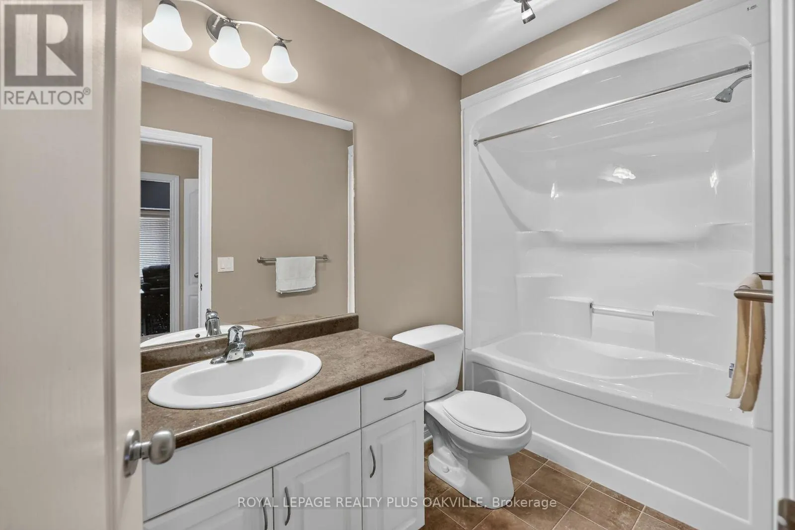 41 ROSE GLEN CRESCENT