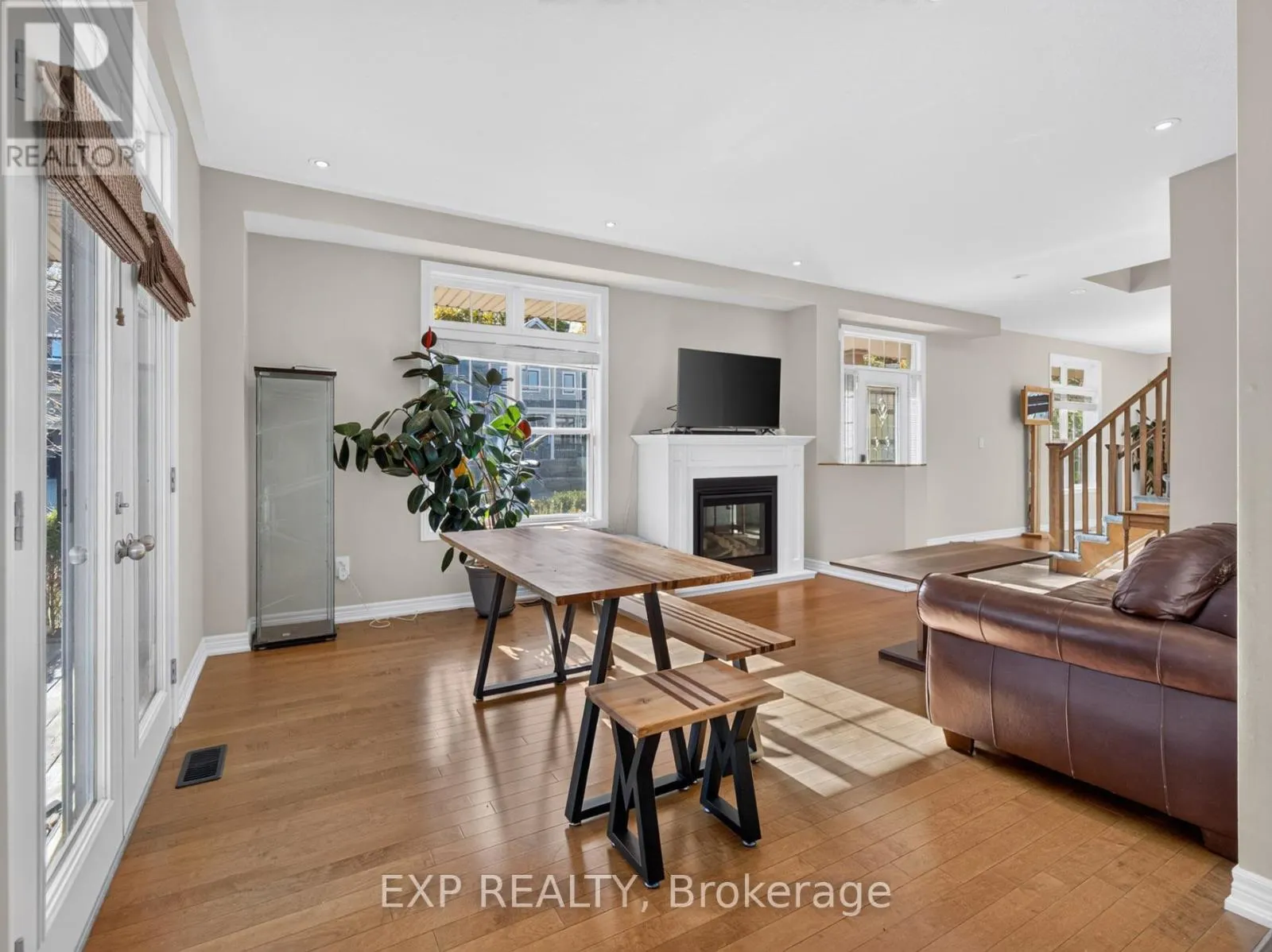 750 LAKESHORE ROAD