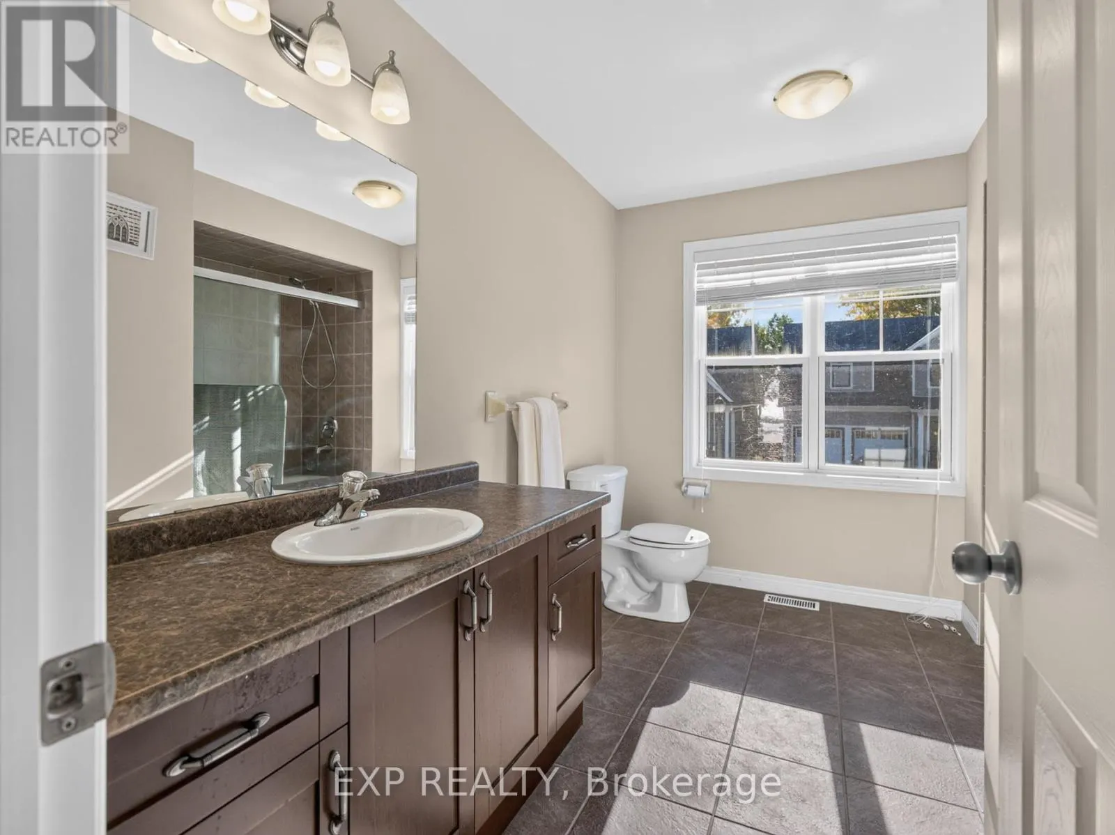 750 LAKESHORE ROAD