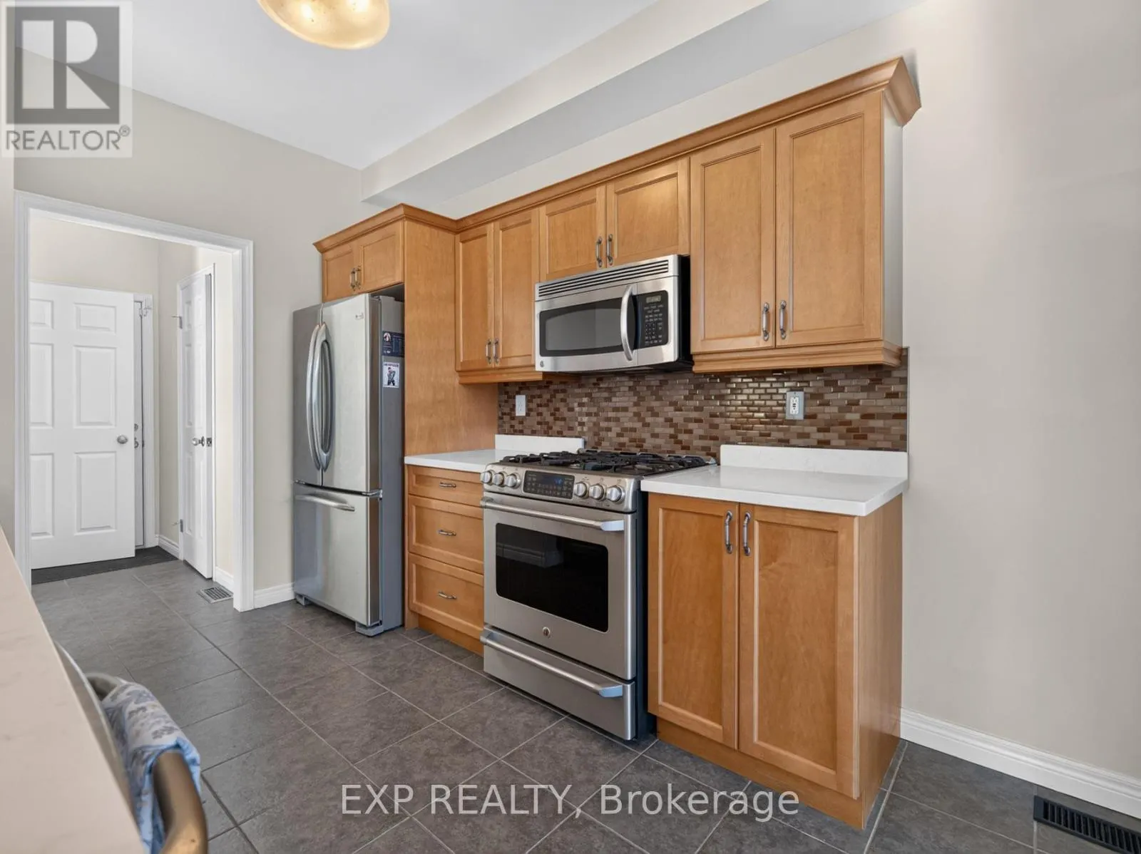750 LAKESHORE ROAD
