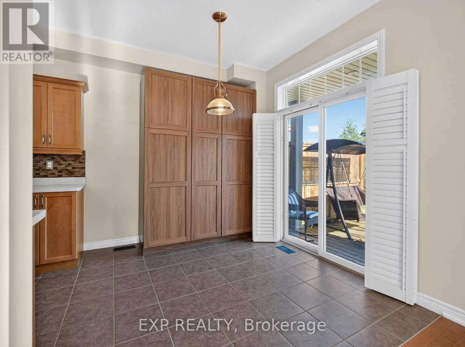 750 LAKESHORE ROAD