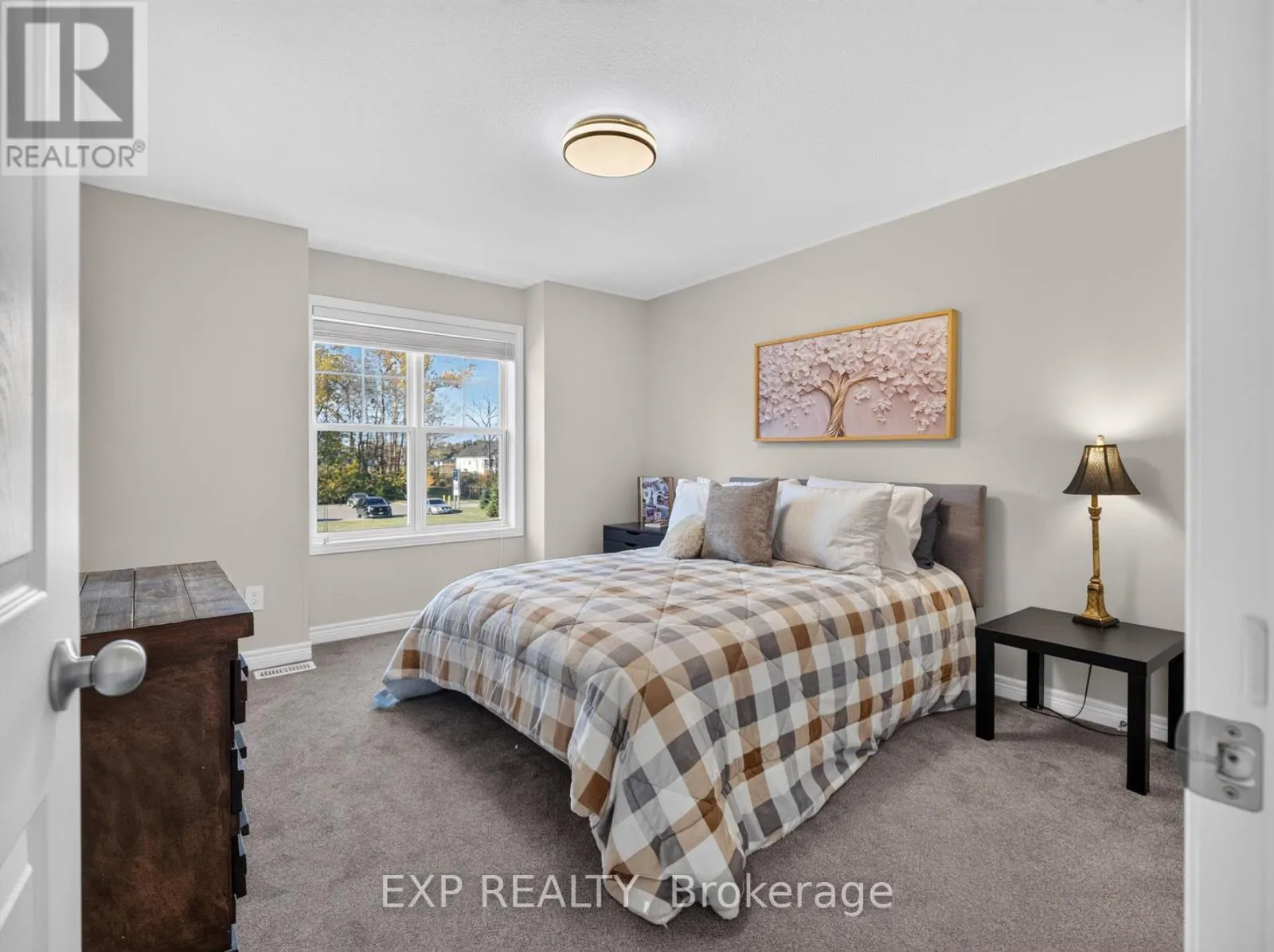 750 LAKESHORE ROAD