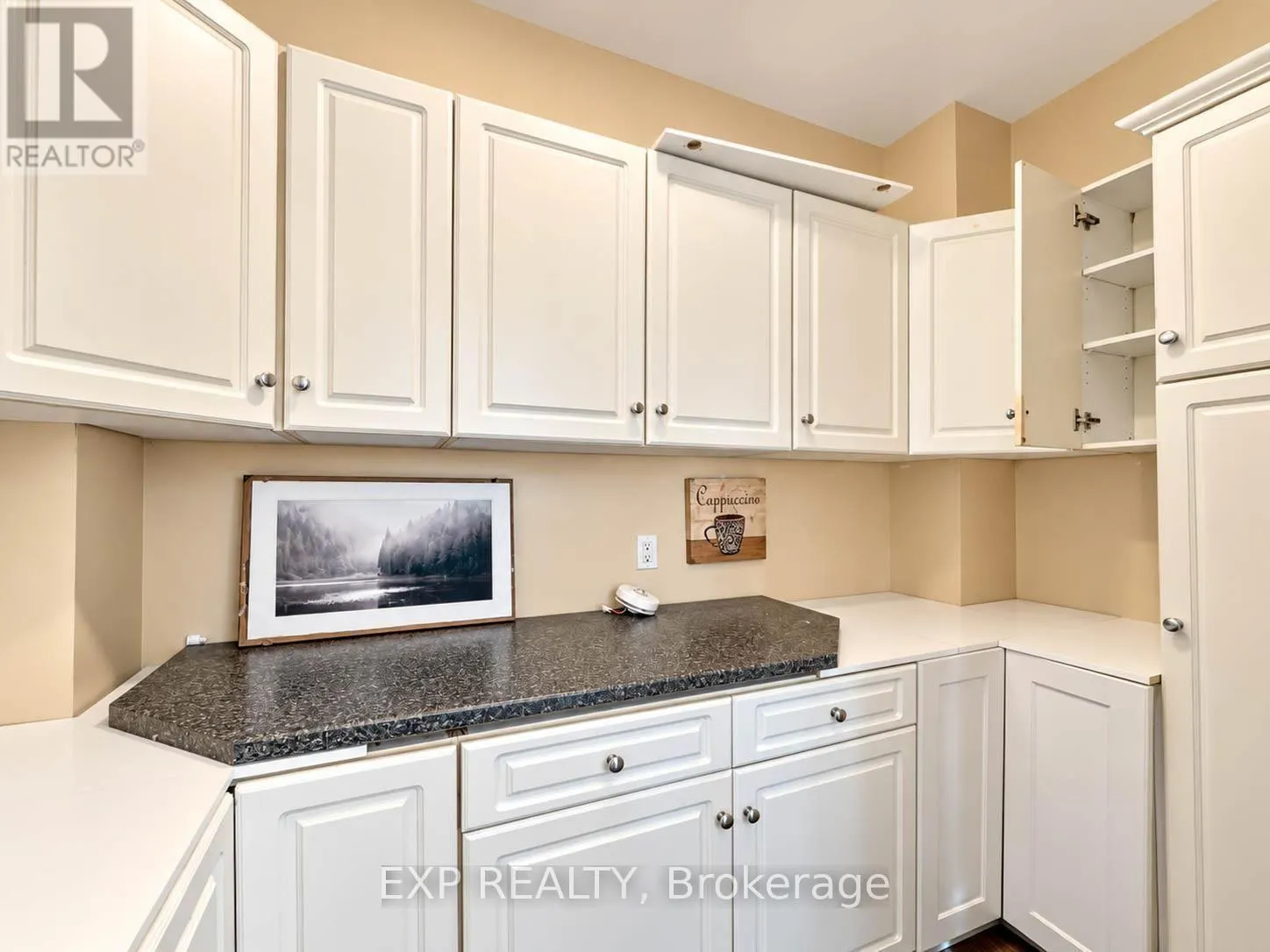 1527 MERRITTVILLE HIGHWAY