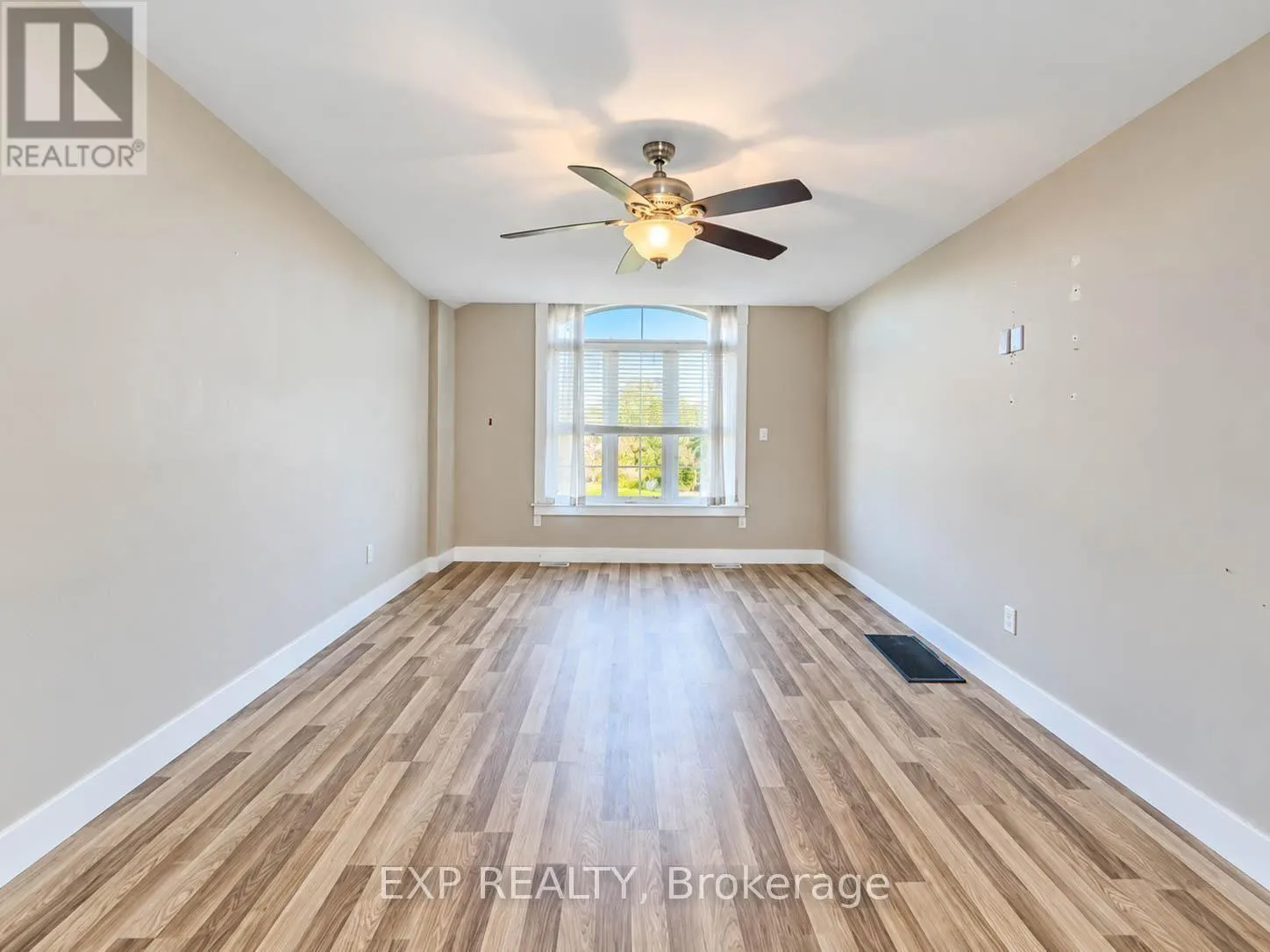 1527 MERRITTVILLE HIGHWAY