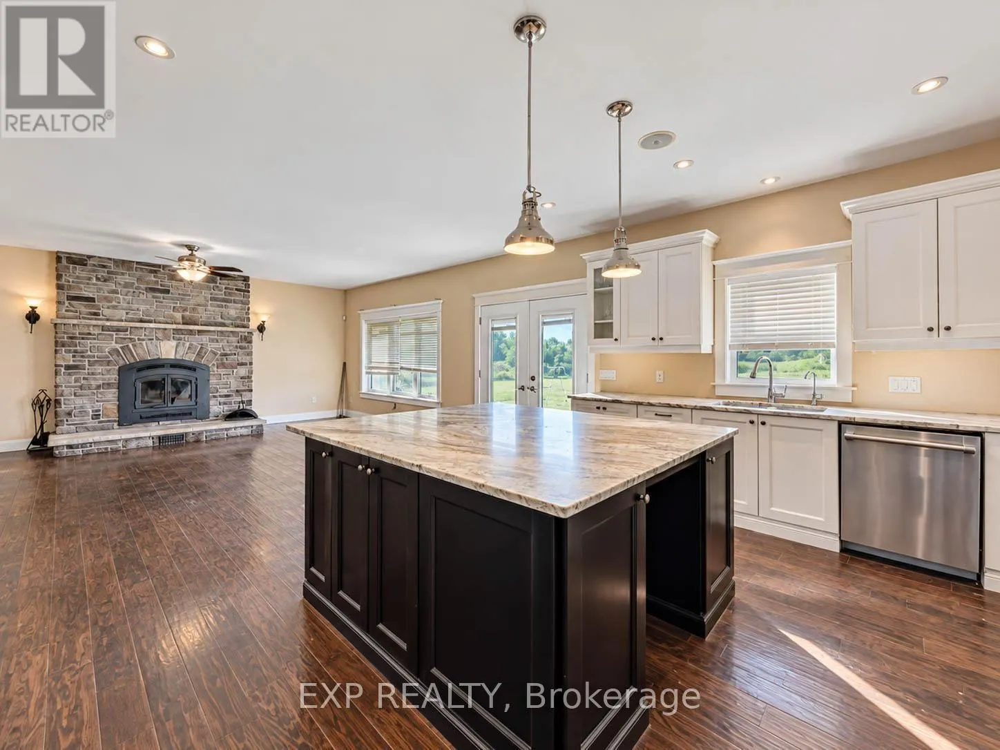 1527 MERRITTVILLE HIGHWAY