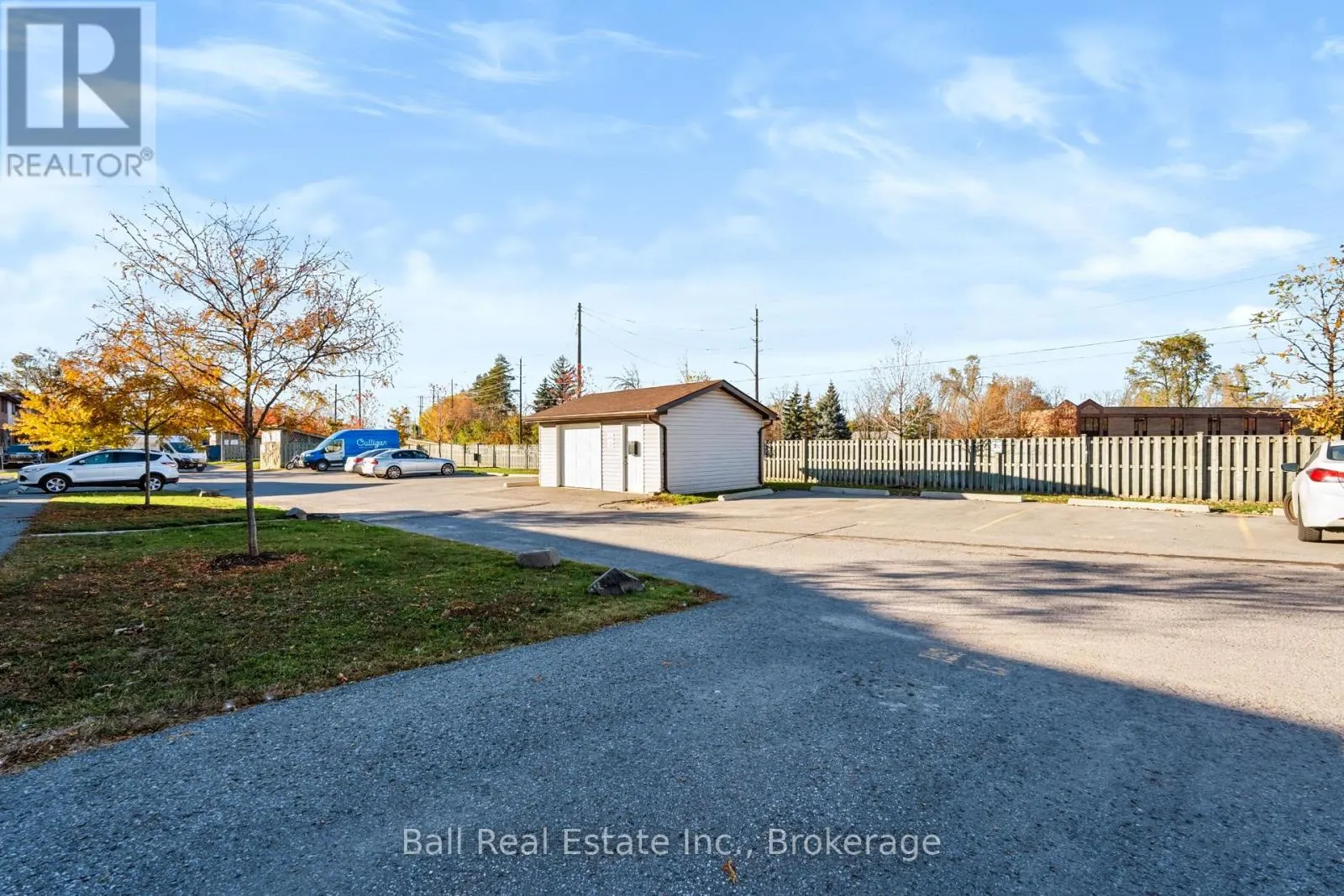 61 - 996 SYDENHAM ROAD #61