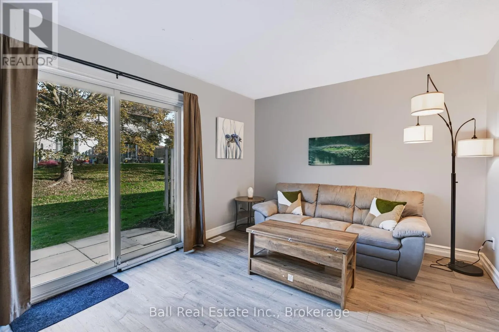 61 - 996 SYDENHAM ROAD #61