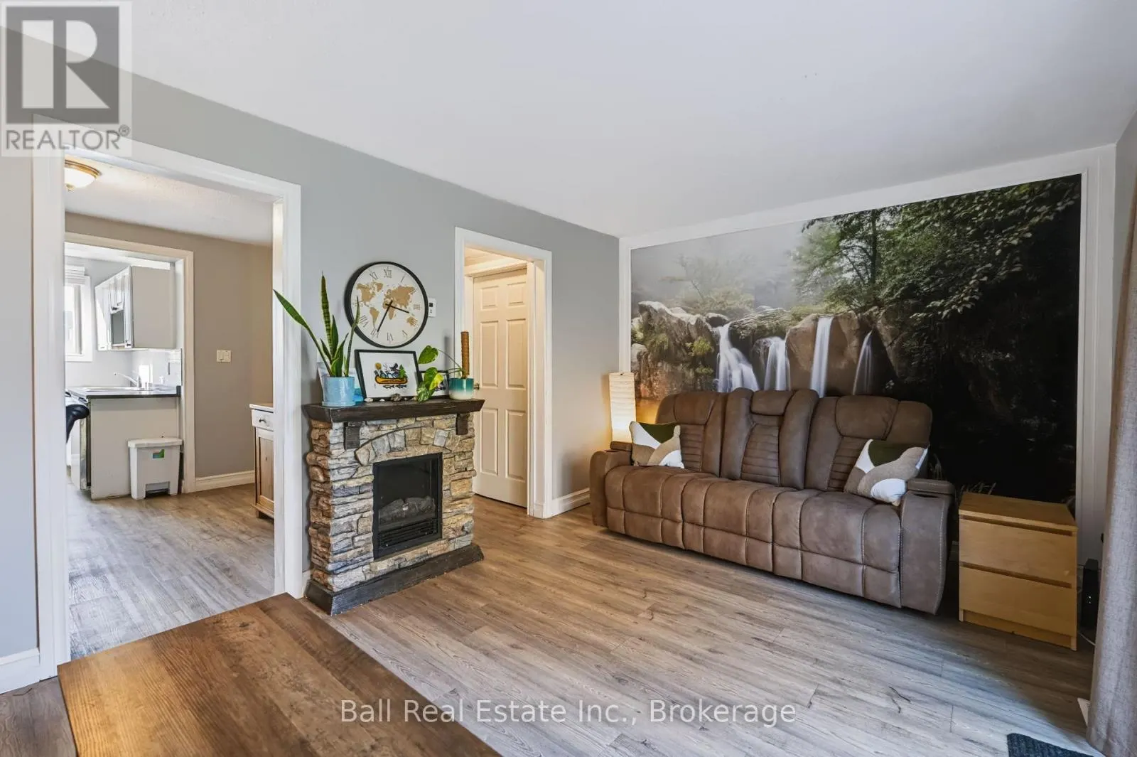 61 - 996 SYDENHAM ROAD #61