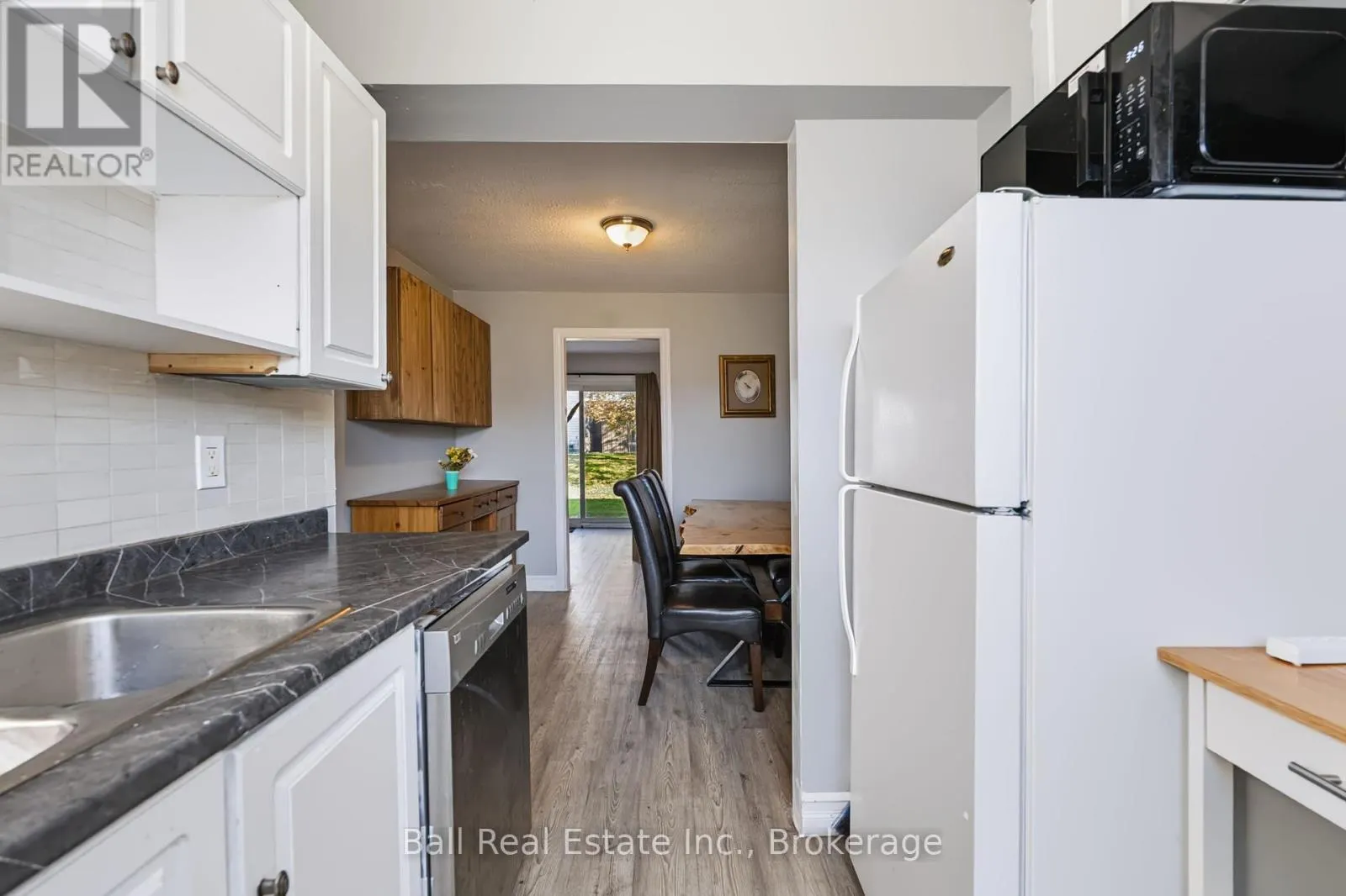 61 - 996 SYDENHAM ROAD #61