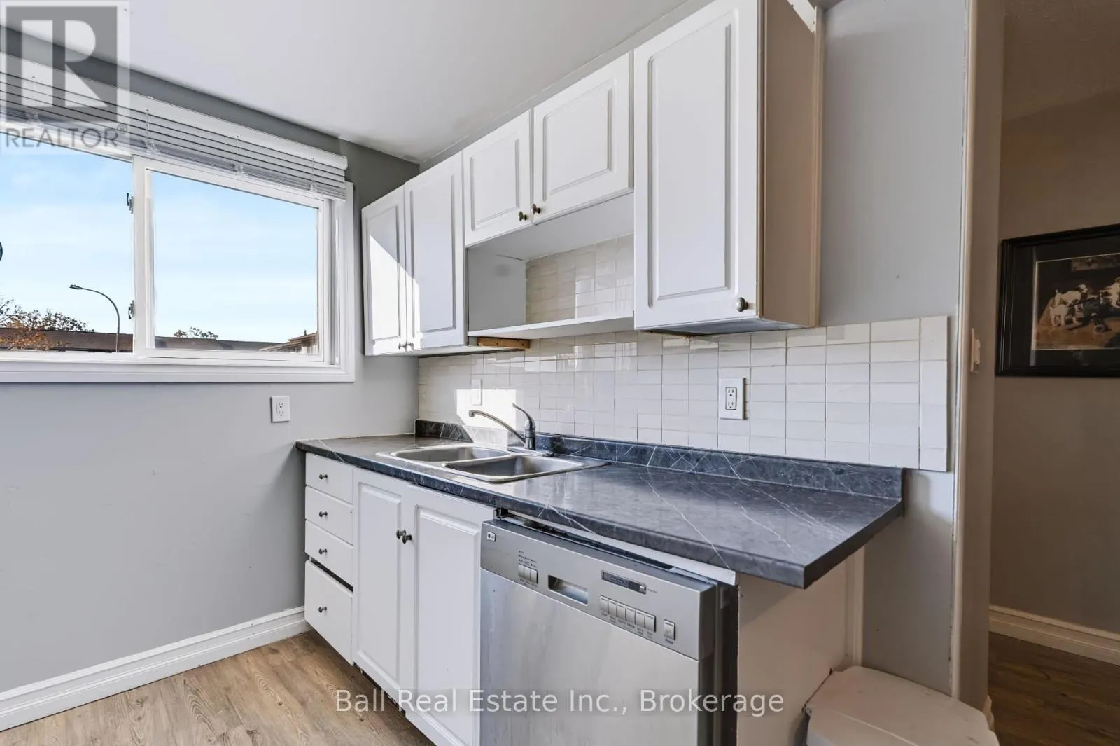 61 - 996 SYDENHAM ROAD #61