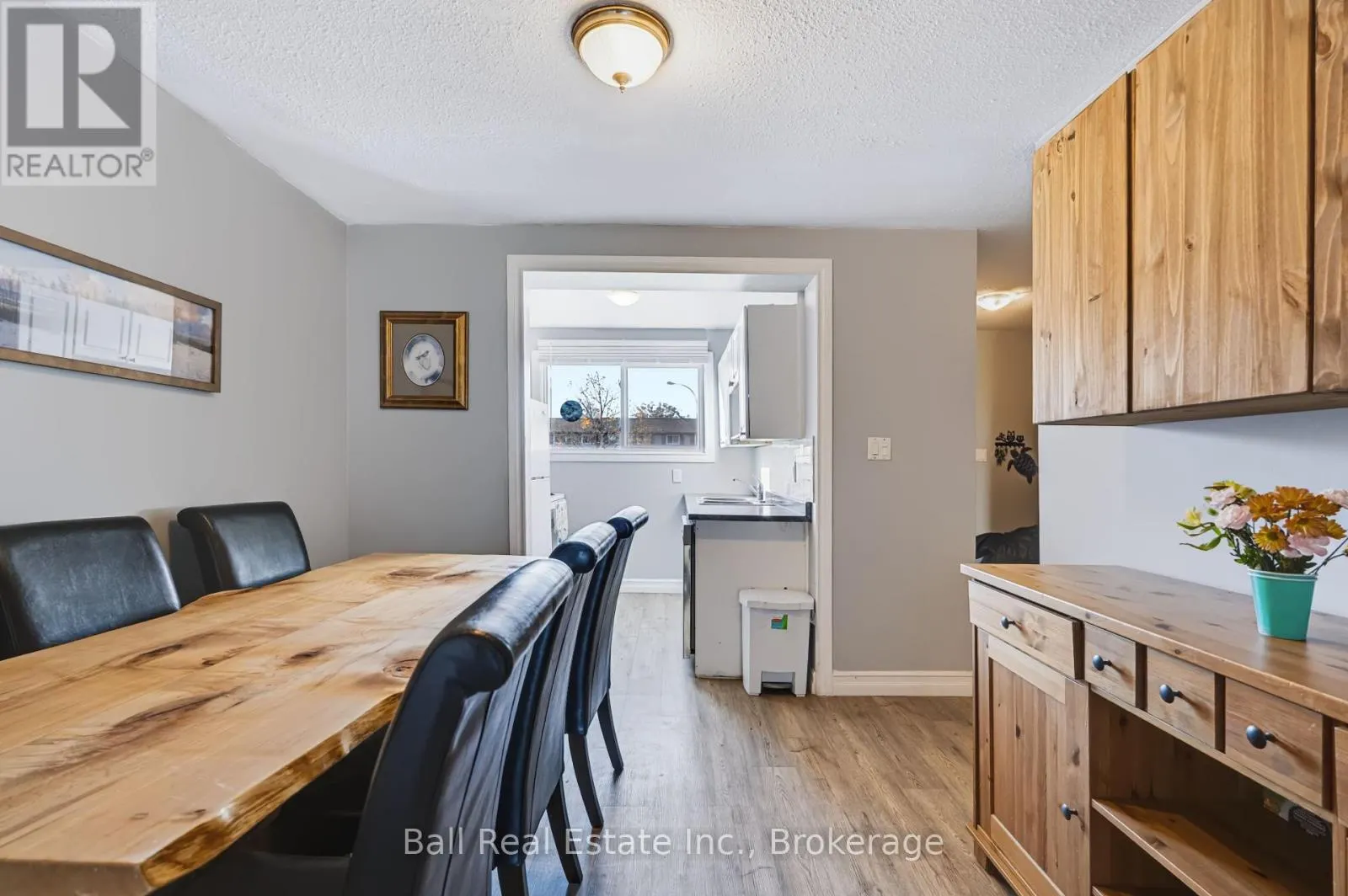 61 - 996 SYDENHAM ROAD #61