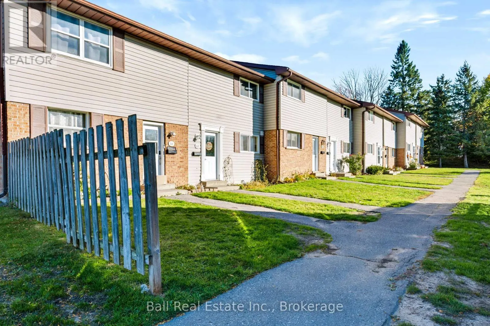 61 - 996 SYDENHAM ROAD #61