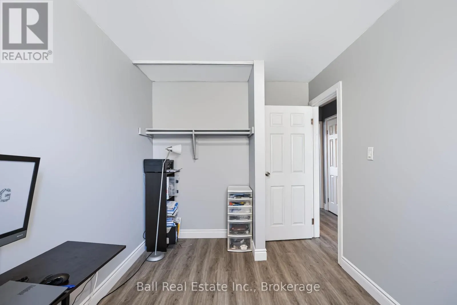 61 - 996 SYDENHAM ROAD #61