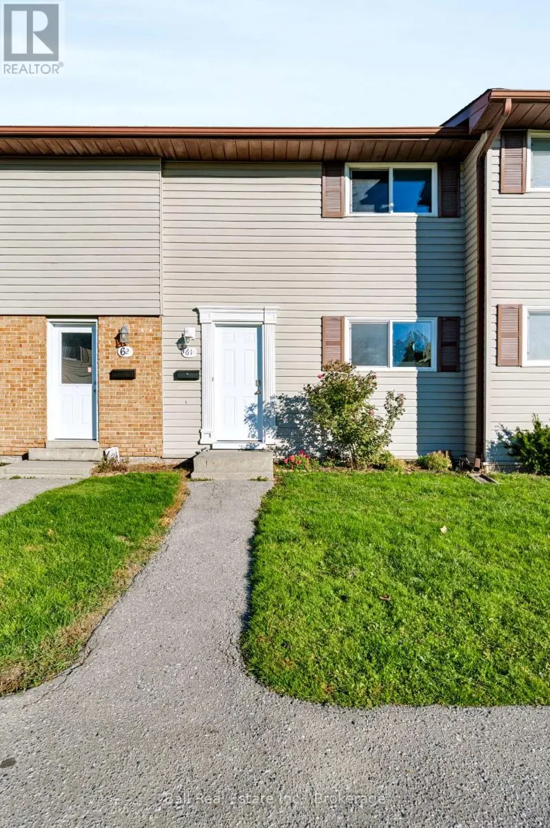 61 - 996 SYDENHAM ROAD #61