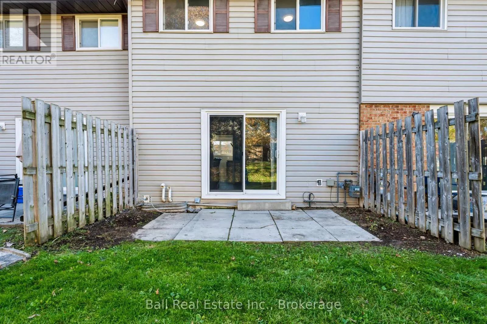 61 - 996 SYDENHAM ROAD #61