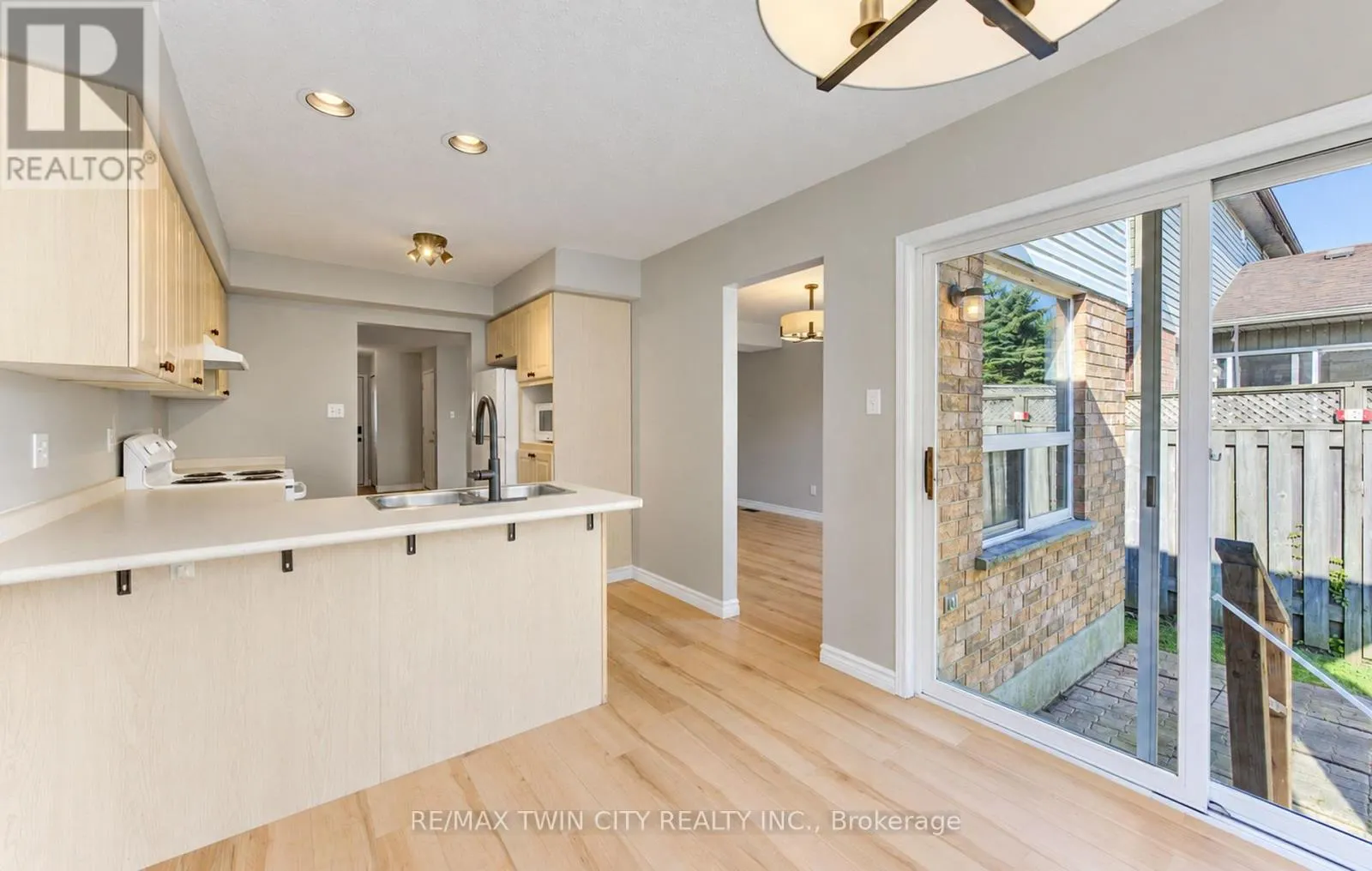 61 CHESTERTON LANE