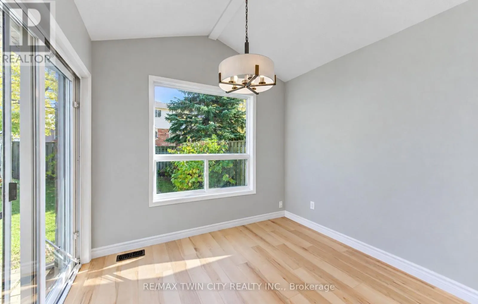 61 CHESTERTON LANE