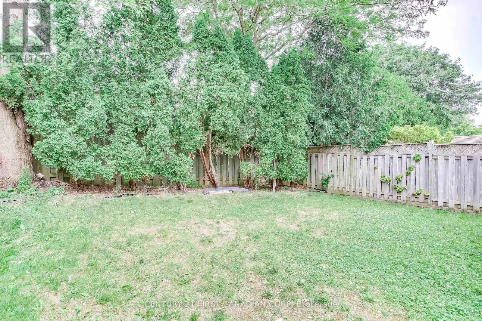 27 GERALD CRESCENT