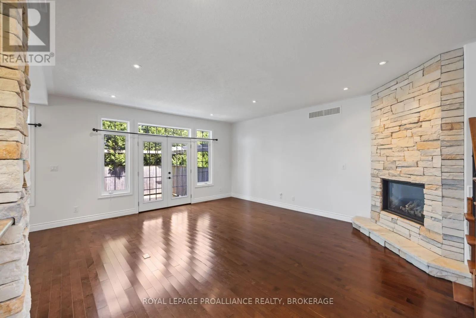 5008 FOX RUN PLACE