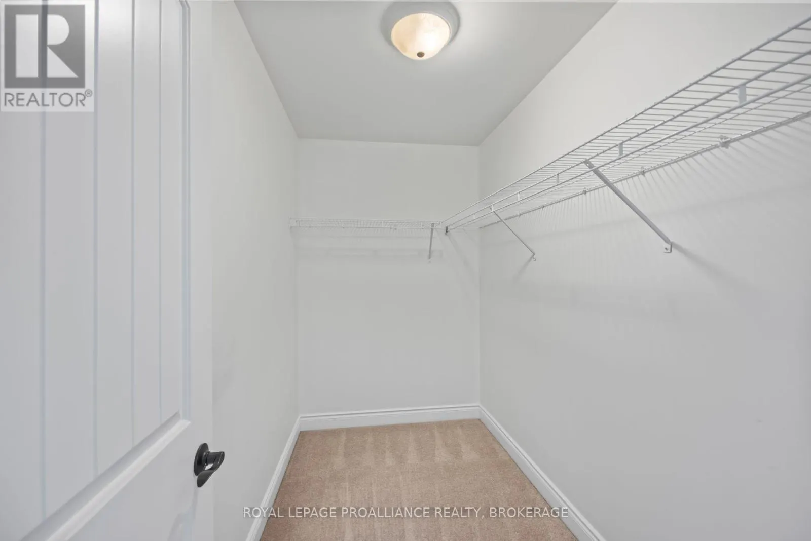 5008 FOX RUN PLACE