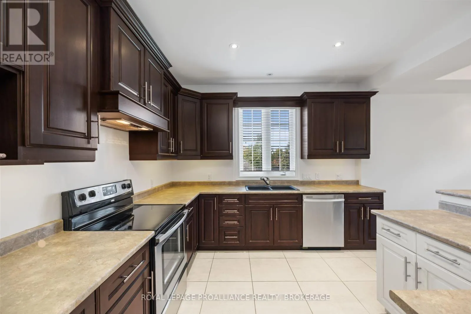 5008 FOX RUN PLACE