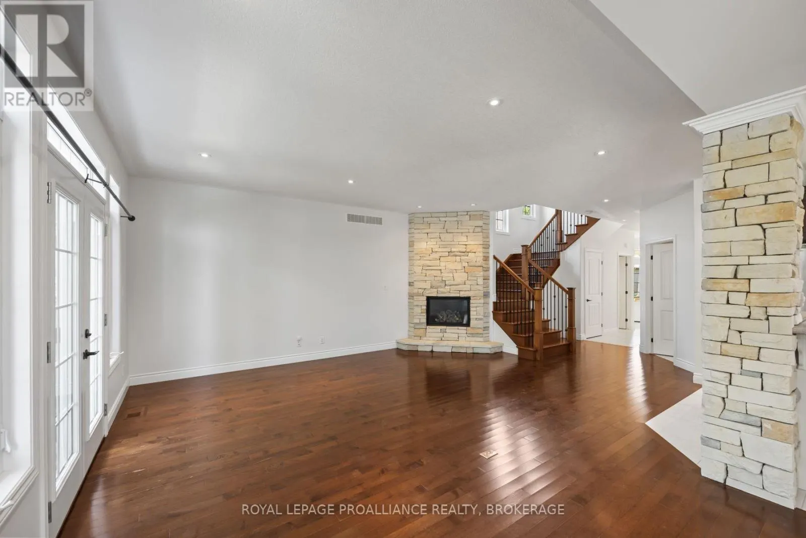 5008 FOX RUN PLACE