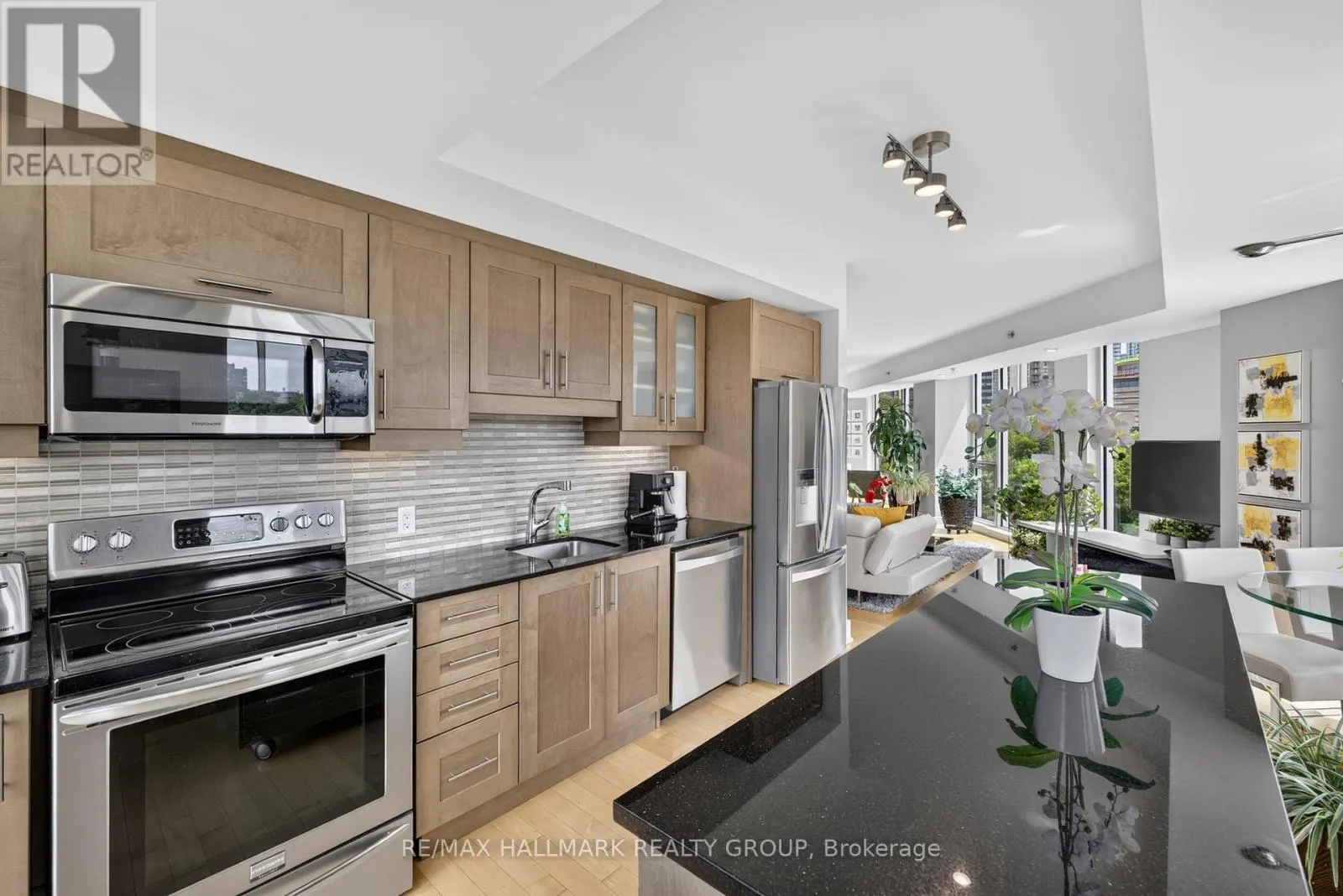 617 - 300 C LETT STREET