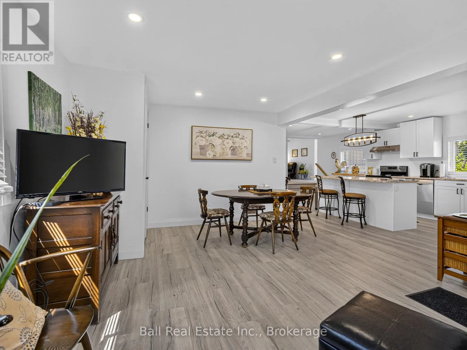 6 ERMATINGER STREET