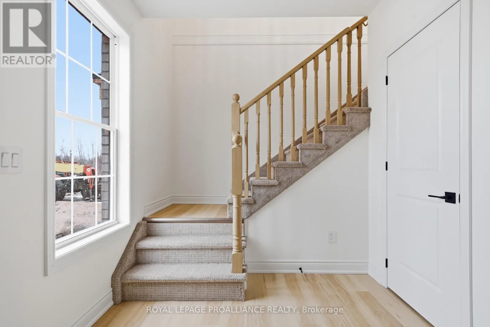 922 KERR STREET W
