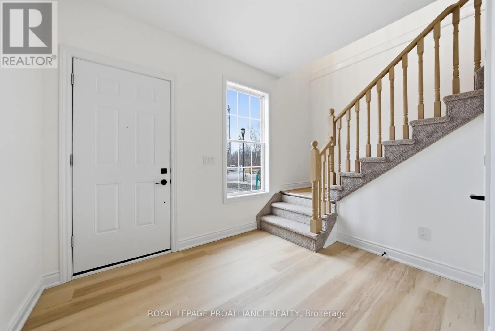 922 KERR STREET W