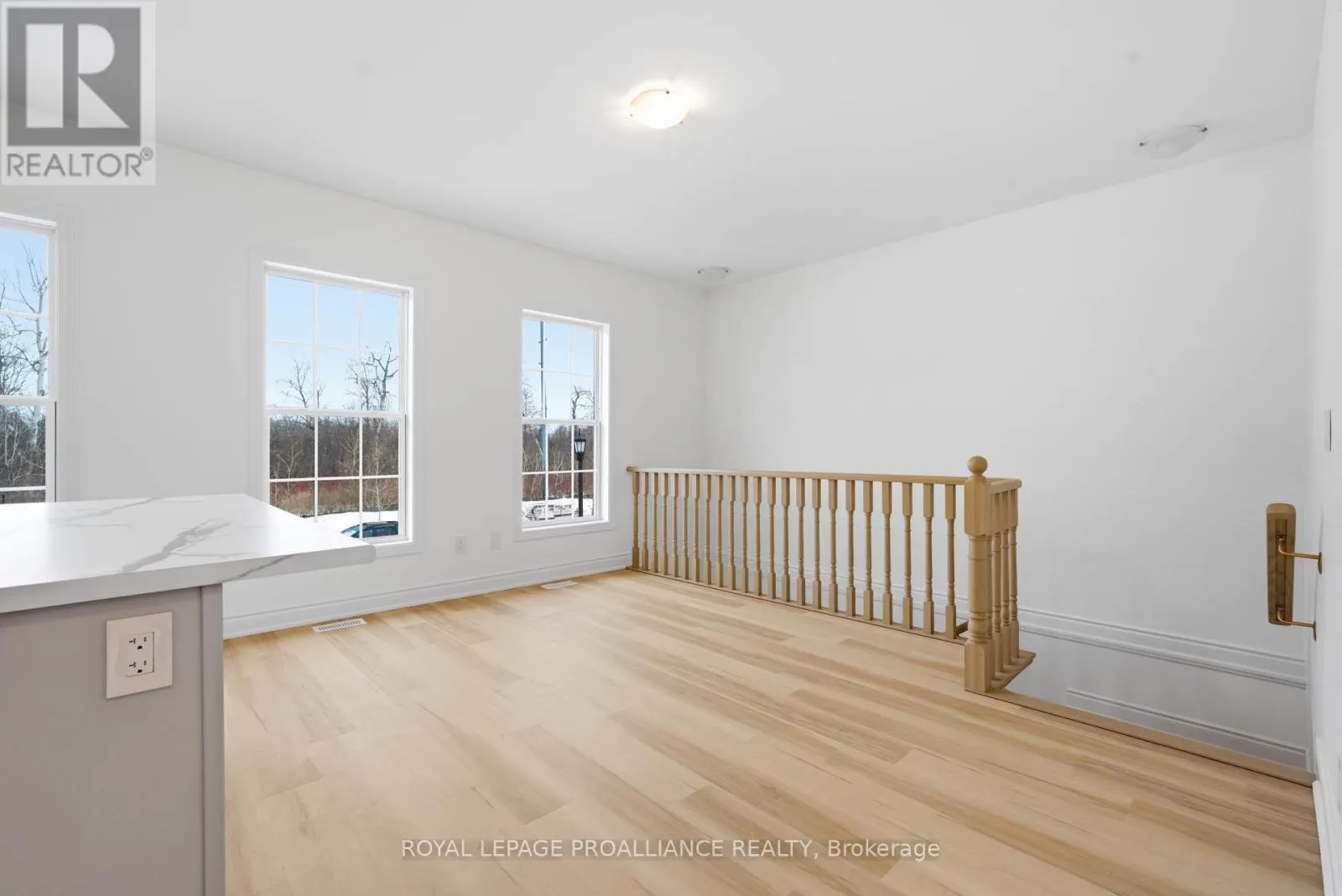 922 KERR STREET W
