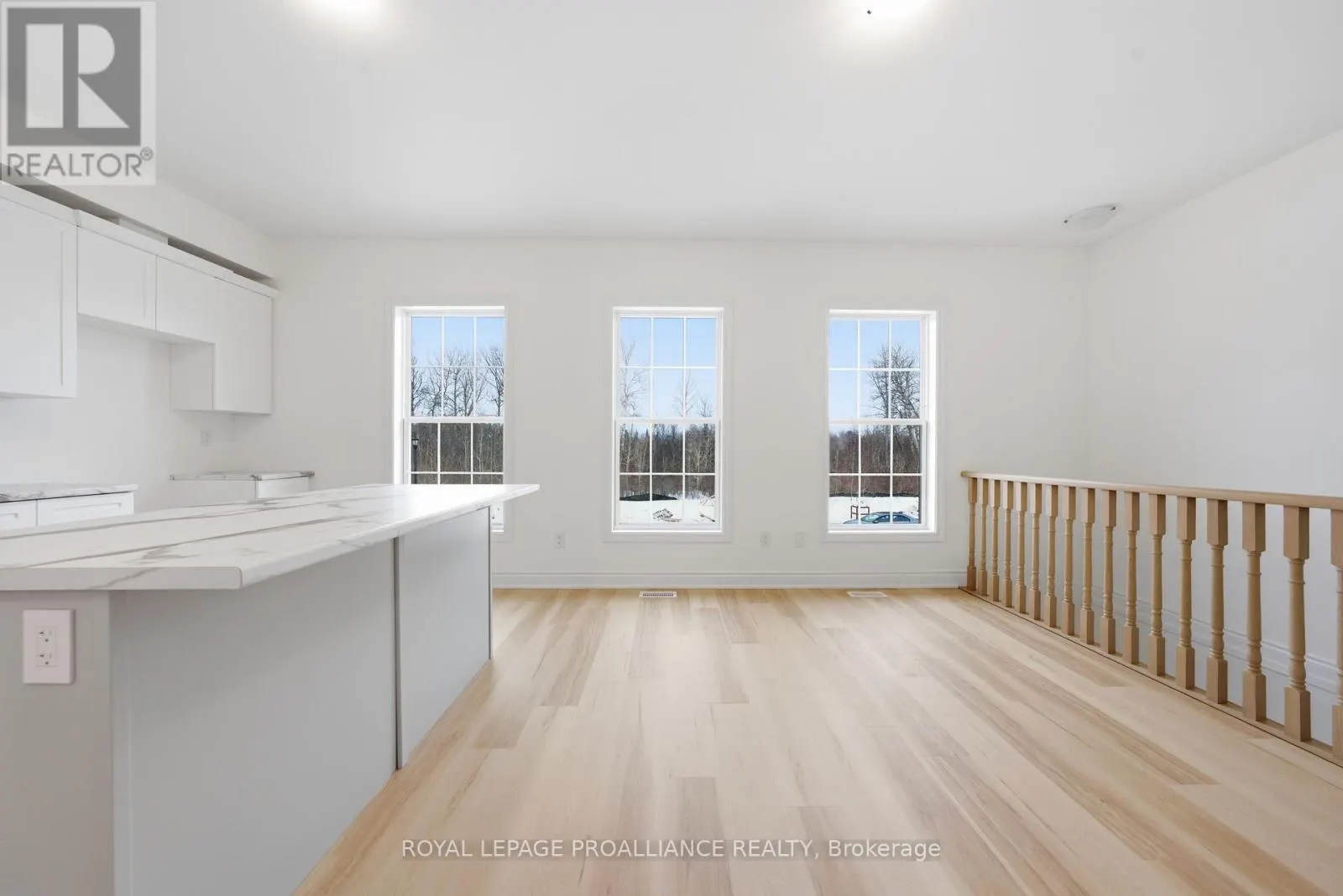 922 KERR STREET W