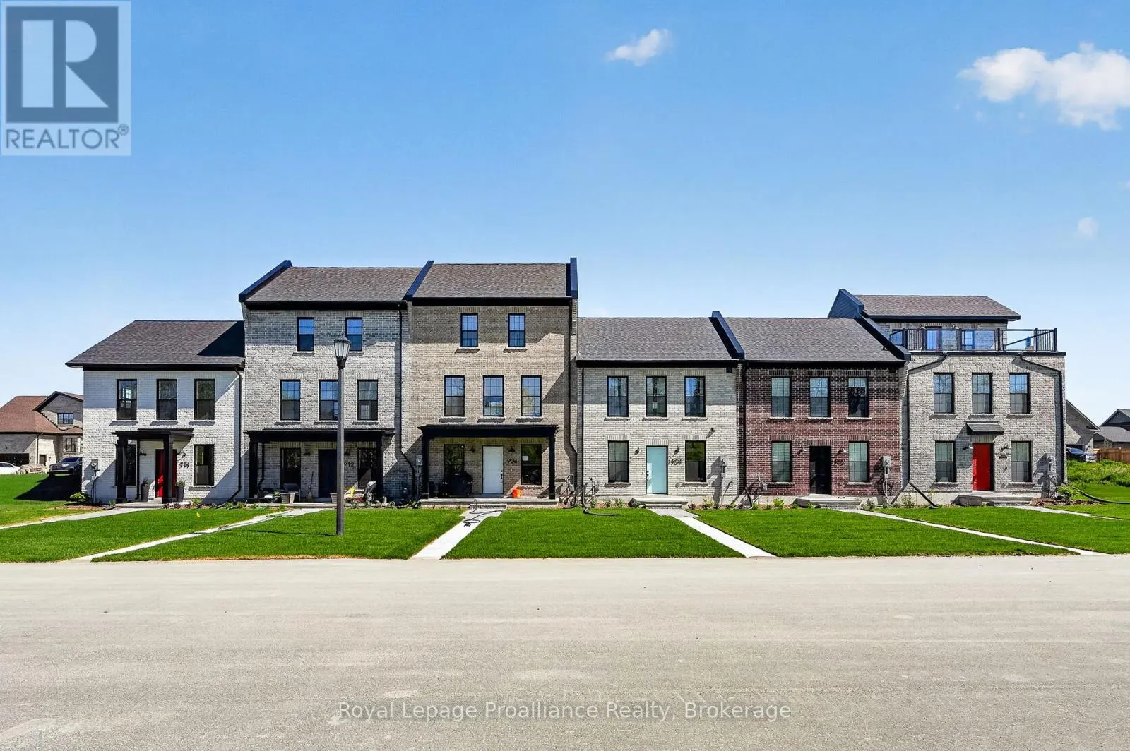 914 KERR STREET W