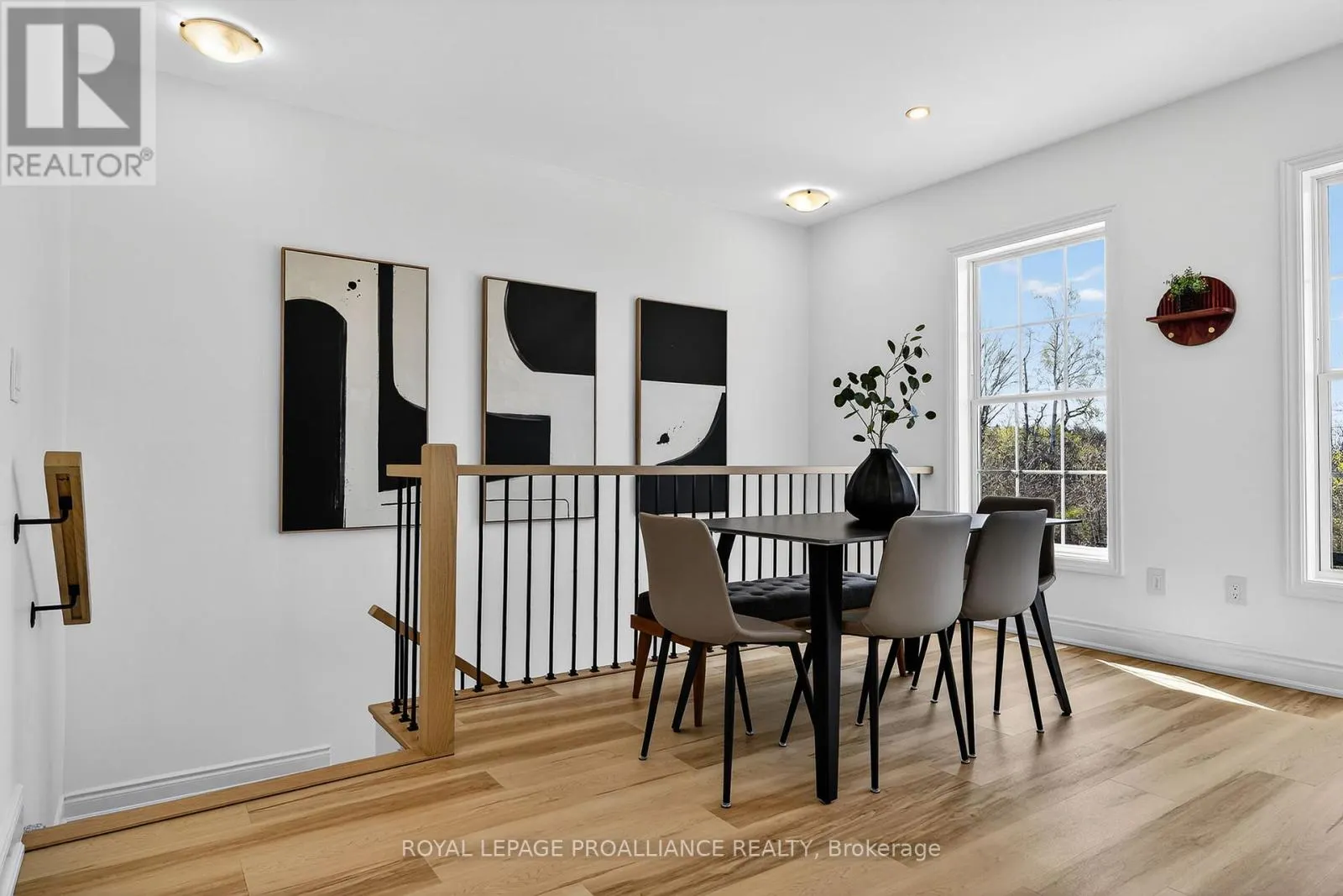 914 KERR STREET W