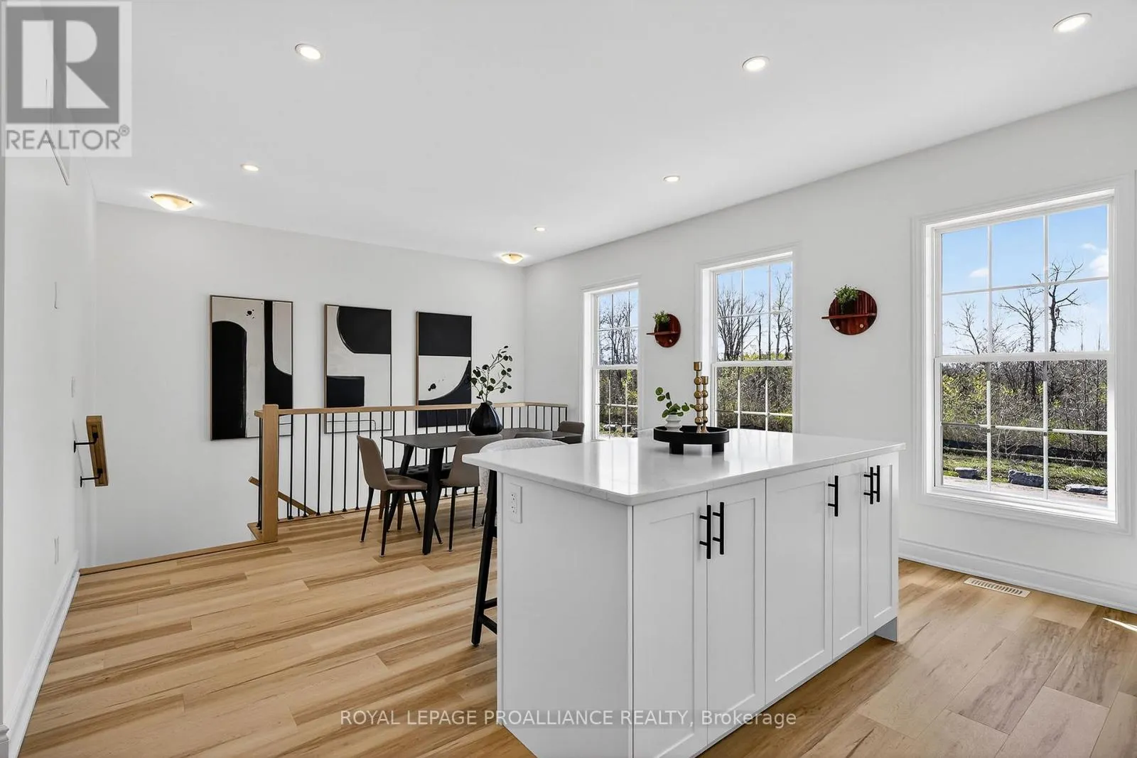 914 KERR STREET W