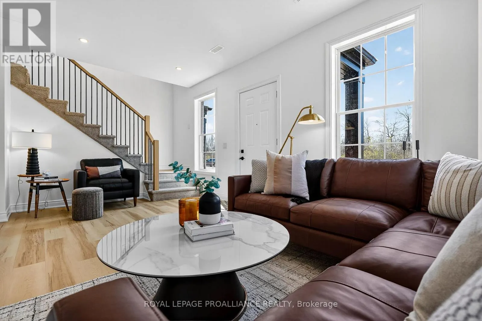 914 KERR STREET W