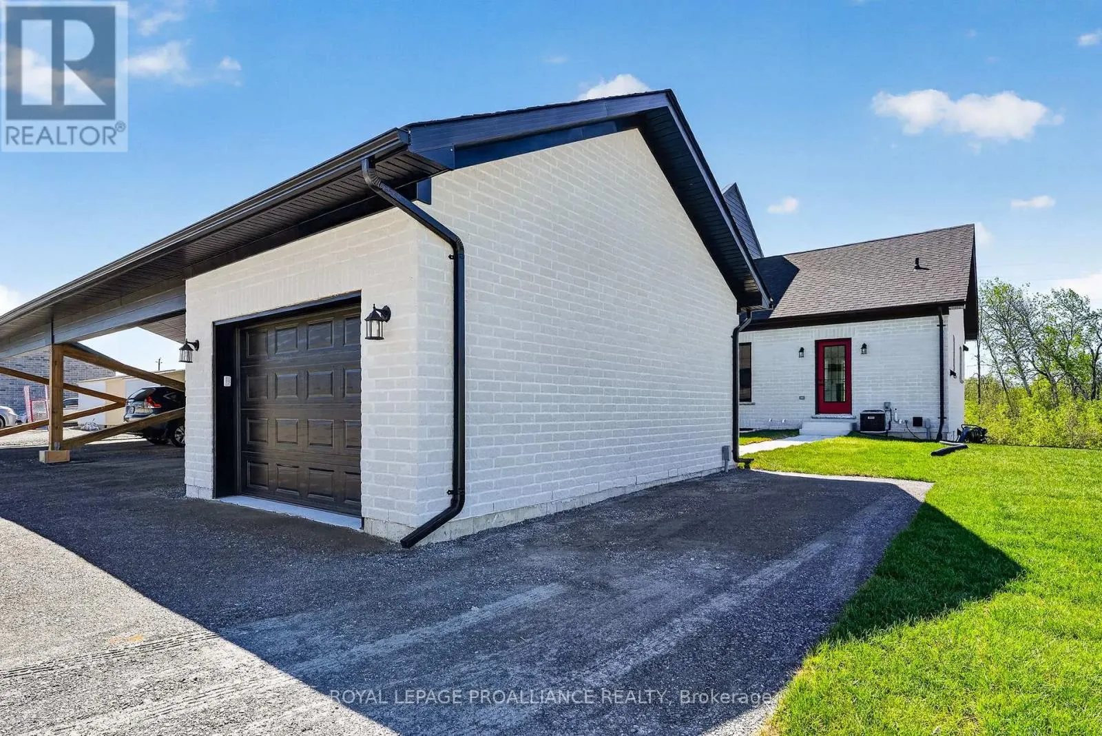 914 KERR STREET W