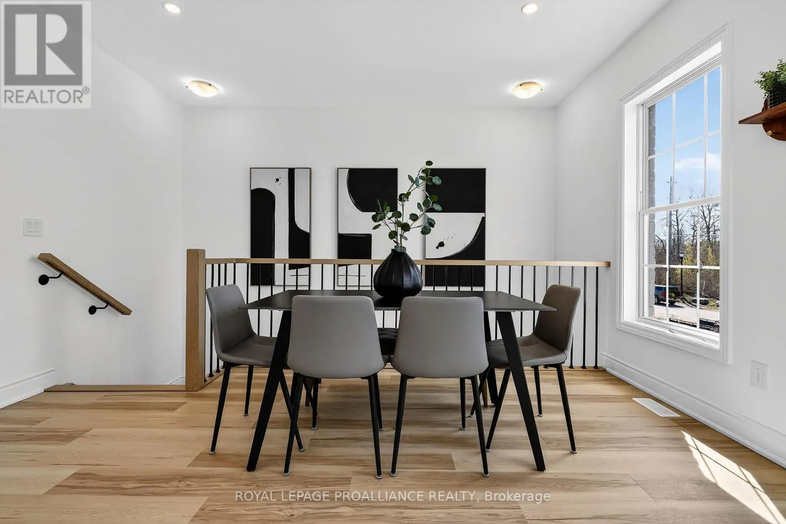 914 KERR STREET W