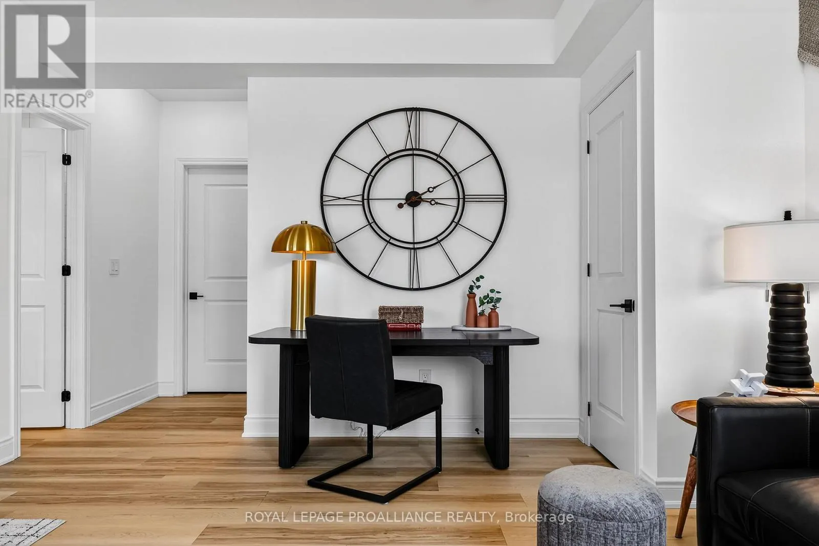 914 KERR STREET W