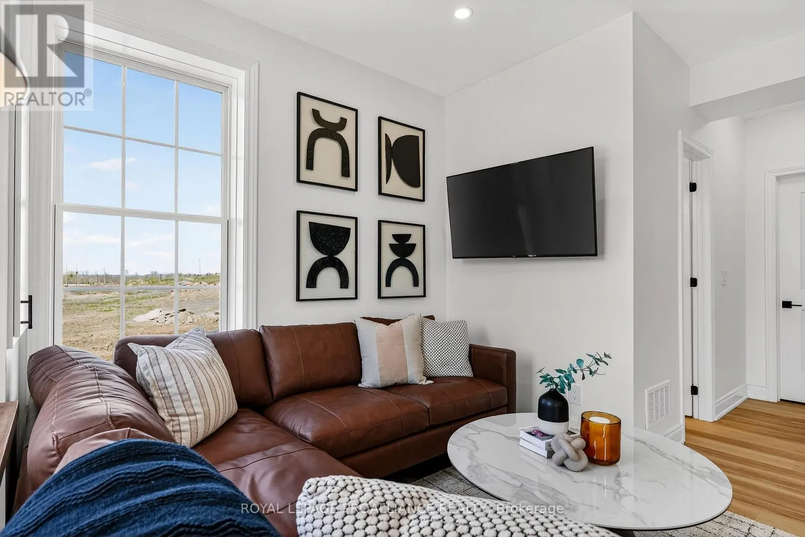 914 KERR STREET W