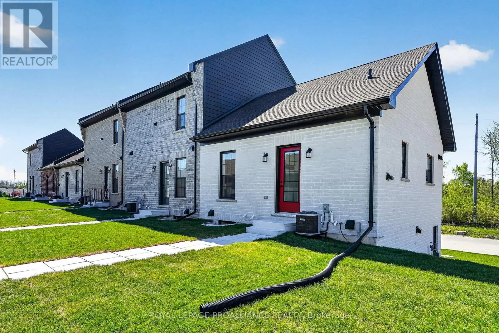 914 KERR STREET W