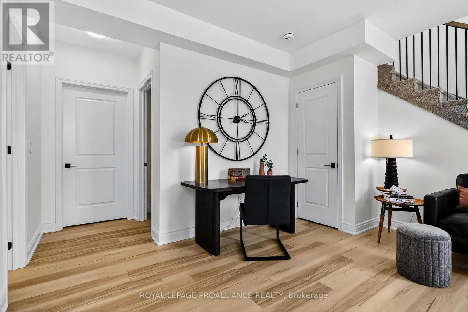 914 KERR STREET W